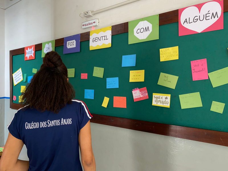 Colégio dos Santos Anjos de Além Paraíba disponibiliza mural permanente e  interativo, para lembrar valores como a gentileza, empatia e gratidão |  Além Paraíba | Colégio Santos Anjos